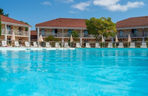 Le Verdon-sur-Mer Apartment | Les Alcyons T2 by Interhome
