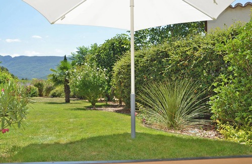 Mirabel-et-Blacons House | Les Cerisiers Vacation Rentals: Le Romarin, surrounded by nature and just a stone's throw from the Drôme River