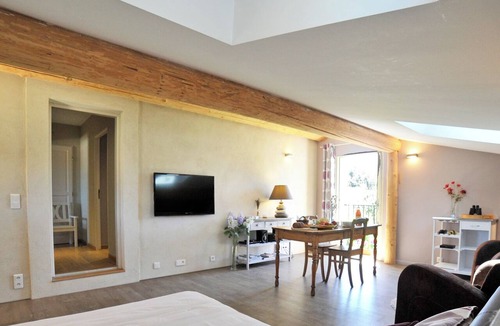 Mirabel-et-Blacons House | Les Cerisiers Vacation Rentals: The "Vigne" vacation rental, surrounded by nature and just a stone's throw from the Drôme River