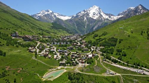 Mont-de-Lans Ski Chalet | Les Chalets Grizzly