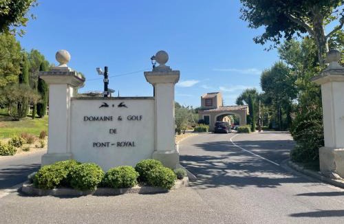 Pont Royal Bed & Breakfast | LES CISTES