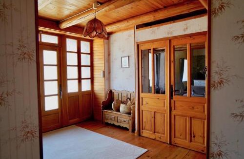 Lavoute-Chilhac House | Les cousines