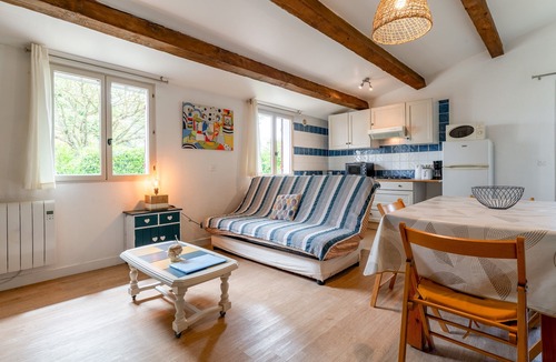 Rousson House | Les fées du gard - gîte lutin - Accommodation & Well-Being