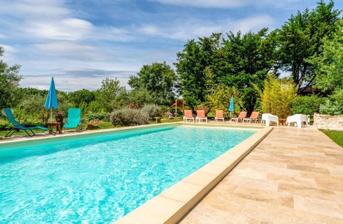Rousson House | Les Fées Du Gard - Gîte Mélusine