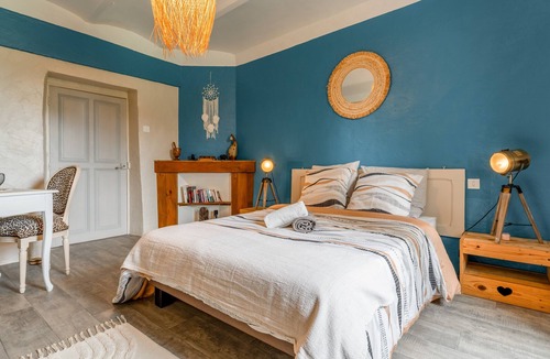 Rousson Bed & Breakfast | Les Fées du Gard – Guest Room Les Yumboes – Accommodation & Well-Being