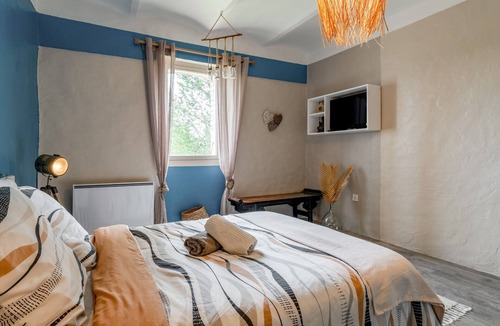 Rousson Bed & Breakfast | Les Fées du Gard – Guest Room Les Yumboes – Accommodation & Well-Being