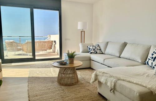Castellet i la Gornal Villa | Les Flors de Cunit Villa Liria