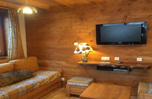 Bourg-Saint-Maurice Ski Chalet | Les Gentianes Chalet Darentasia, 5 minutes from the slopes with the funicular