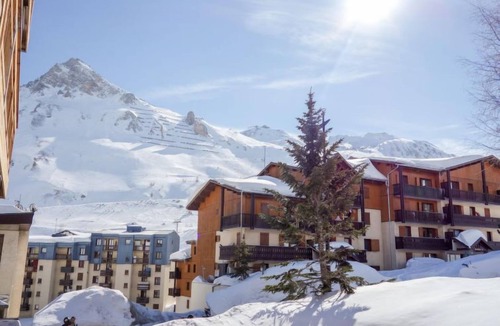 Les Almes Apartment | Les Grandes Balmes I et II (Le Lac) by Interhome