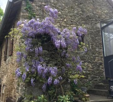 Moyrazes House | Les Groseilliers