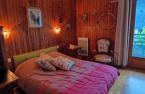 Saint-Mamet Apartment | Les Hauts de Saint Mamet: On the Road to Spain!