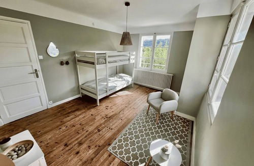 Les Issoux Villa | Les Issoux en Ardeche, large family holiday home for 12 people with private swimming pool