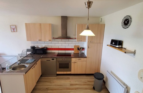 Besse-et-Saint-Anastaise Apartment | Les Jonquilles - Apartment for 8 people with garden and 3 bedrooms