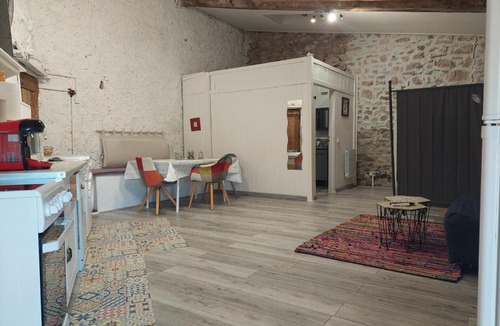 Tuchan House | Les Maisons de Gaia chambres privées climatisées avec salle de bains privatives