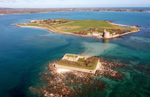 Saint-Vaast-la-Hougue Hotel | Les Maisons de Tatihou, The Originals Relais