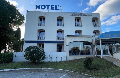 Lunel Hotel | Les Mimosas