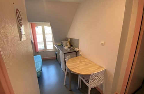 Cherbourg-en-Cotentin Apartment | Les Moulins – Studio 2 with Wi-Fi