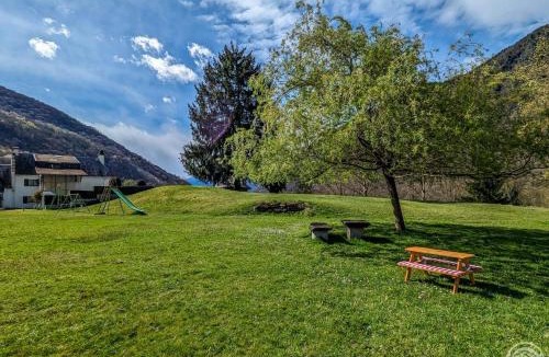 Cier-de-Luchon House | Les narcisses