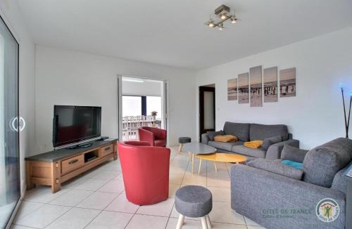 Pleumeur-Bodou House | Les pieds dans l'eau