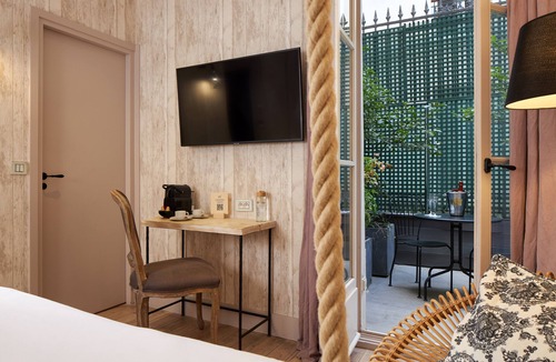 Quartier de Rochechouart Hotel | Les Plumes Hôtel Paris
