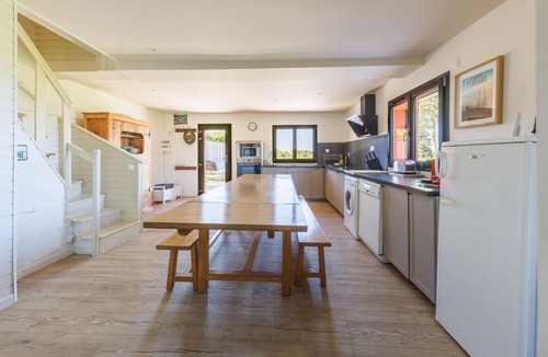 Picherande House | Les Scorios - Maison pour 10 avec beau jardin