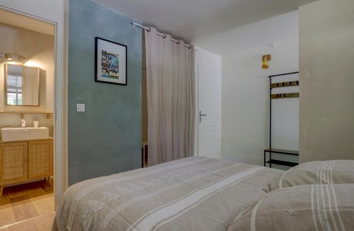 Penne Bed & Breakfast | Les totems de Grésigne