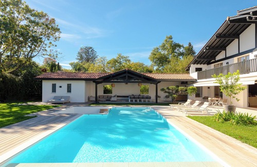 Bassussarry House | L’Instant – Luxury 6-bedroom house with heated pool in Bassussarry
