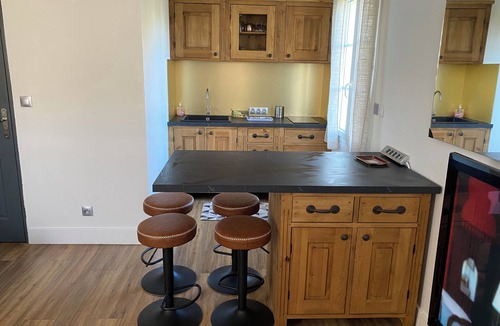 Gallargues-le-Montueux Condo | Little House