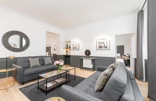 Quartier du Faubourg-Montmartre Apartment | LivinParis - Luxury 3 Bedrooms Opera I