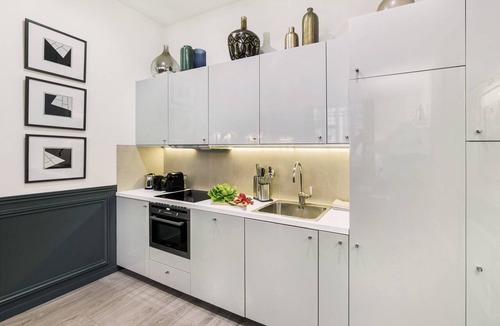Porte-Saint-Martin Apartment | LivinParis | Luxury AC 3 Bedrooms République I