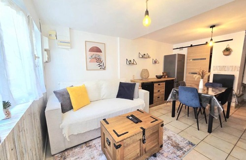 8th Arrondissement House | Loù Cabanoù 35 m from the seafront