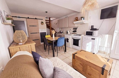 8th Arrondissement House | Loù Cabanoù 35 m from the seafront
