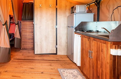 Eclassan House | Lodge Insolite Premium Victoria - 2 rooms - 30m² - large 20 m² terrace and 5-person relaxation net