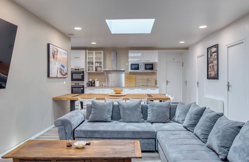Saint-Etienne-du-Rouvray Apartment | Loft pour 14 personnes