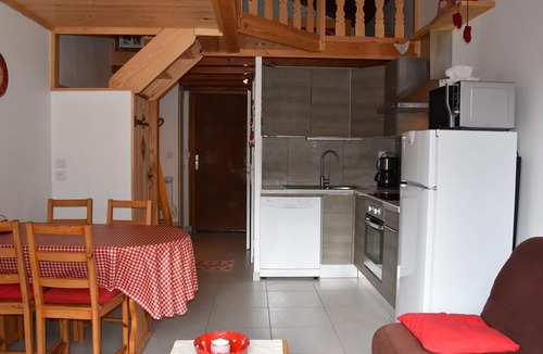 Champagny-en-Vanoise Apartment | Loft studio in Champagny, 4 pax, south-facing balcony