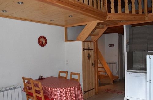 Champagny-en-Vanoise Apartment | Loft studio in Champagny, 4 pax, south-facing balcony