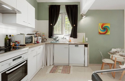 Boisset-et-Gaujac Apartment | Loft with Private Pool, Wi-Fi, and Air Conditioning