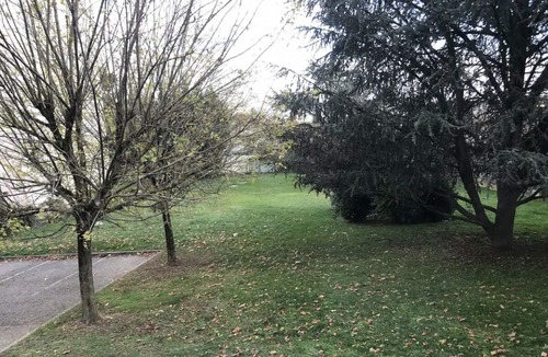 Decines-Charpieu Apartment | Logement 2 Chambres à Décine-charpieux Avec Balcon