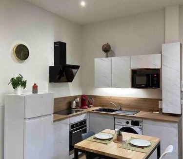 Brive-la-Gaillarde Apartment | Logement entier-Clim-100%équipé-Hypercentre-Balcon