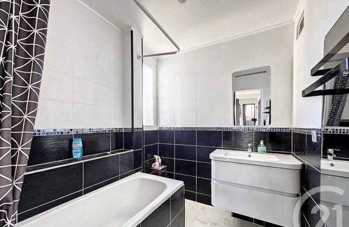 Lemasson Apartment | Logement est Spacieux et Unique Place de Parking Gratuit ,tram a Proximité ect