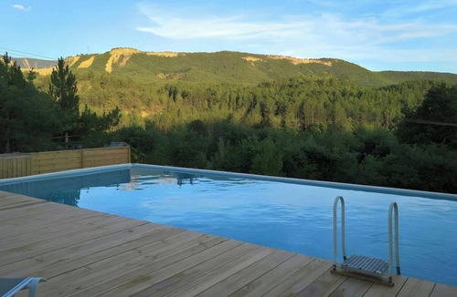 Entrepierres Ski Chalet | Logement insolite tout confort 2, piscine chauffée