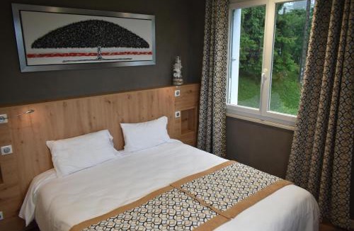 Loubaresse Hotel | Logis Hôtel Beau Site