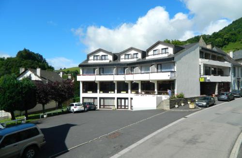 Thiezac Hotel | Logis Hôtel L'Elancèze