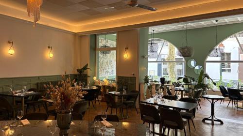 Vals-les-Bains Hotel | Logis Hôtel Restaurant Grand Hôtel de Lyon