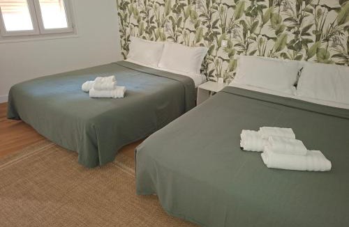Aramon Hotel | Logis Hotel Restaurant Les Platanes