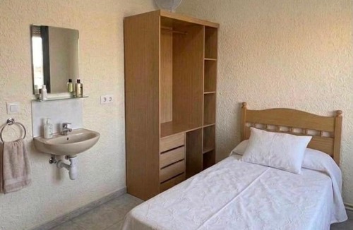 Viladecans Hostel | Los Hermanos