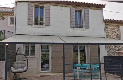 Fontaine-de-Vaucluse House | Lou Roucas : Pleasant village house with view