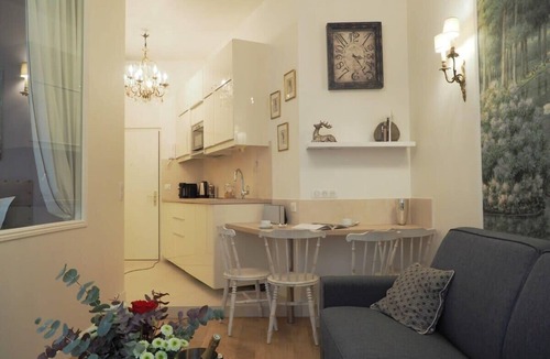 Vivienne Apartment | Louvre Opera Design