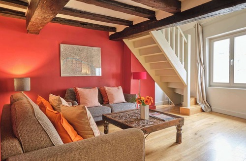 Les Halles Apartment | Louvre Quiet Duplex 17th-C Charm A/C