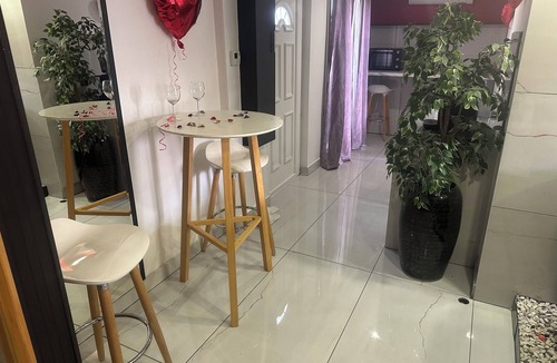 Republique - Tolstoi Apartment | Love love 23 spa pink
